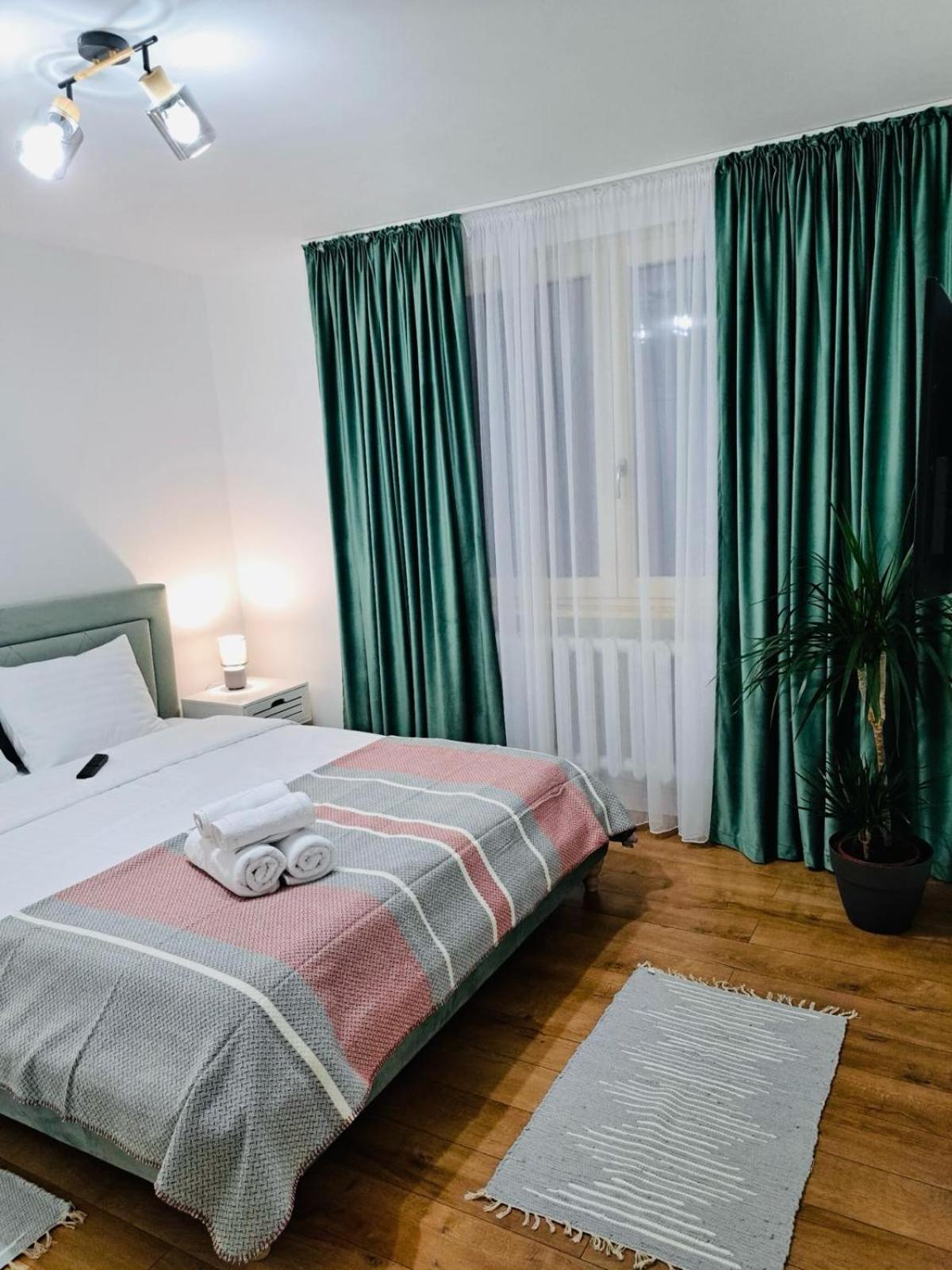 Iris Apartment Piatra Neamt Exterior photo
